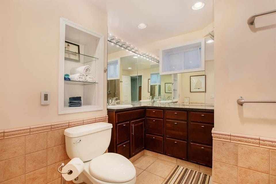 Bathroom 4. Lower Level. Shower.