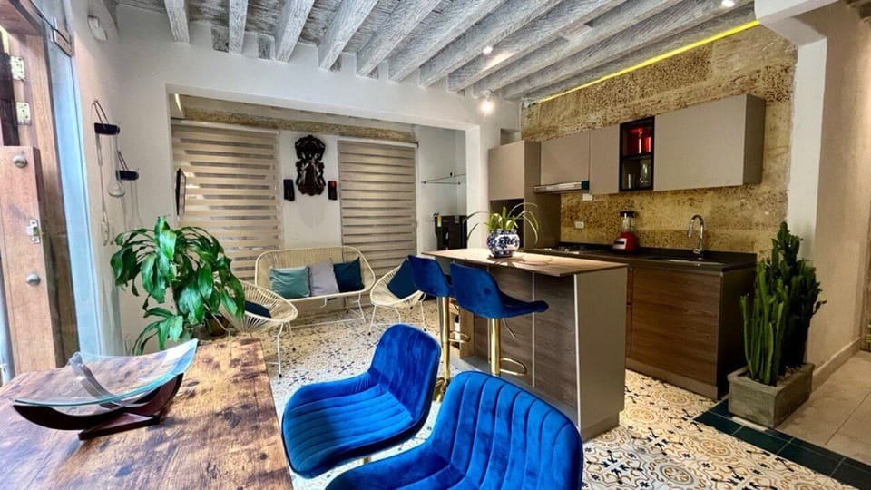 Deluxe Apartment | Living area | 32-inch Smart TV with satellite channels, TV