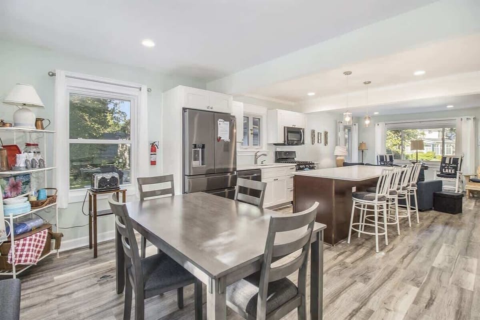 Open and airy dining, kitchen and living space