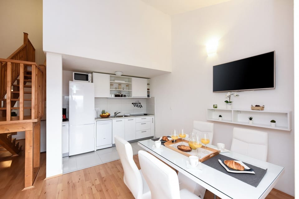 Kitchen, dining area