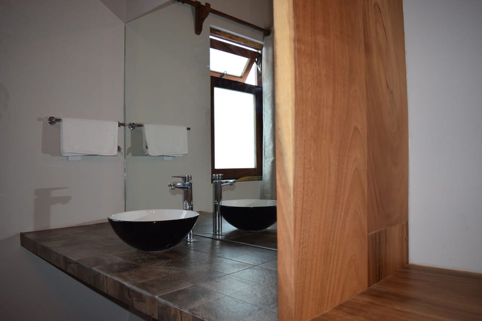 Family Room | Bathroom sink