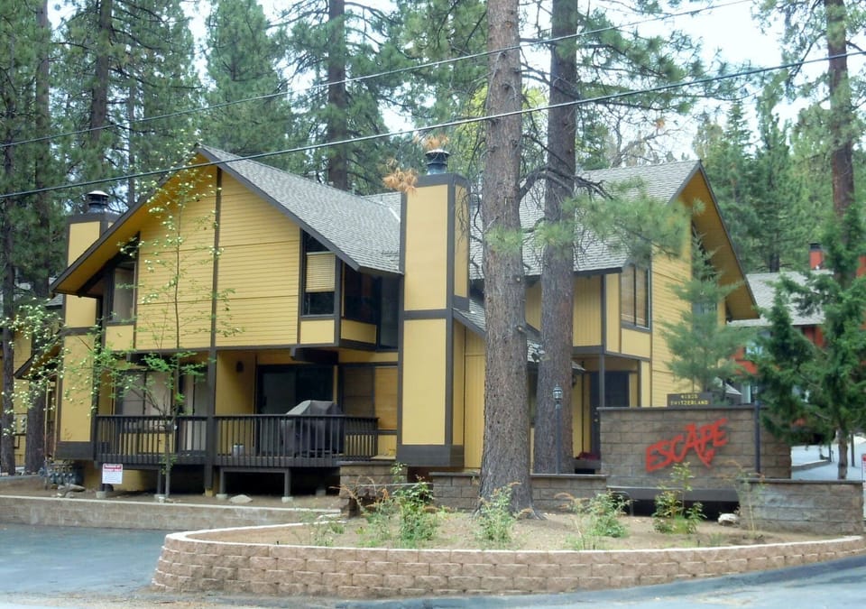 Escape complex entrance on Switzerland Drive