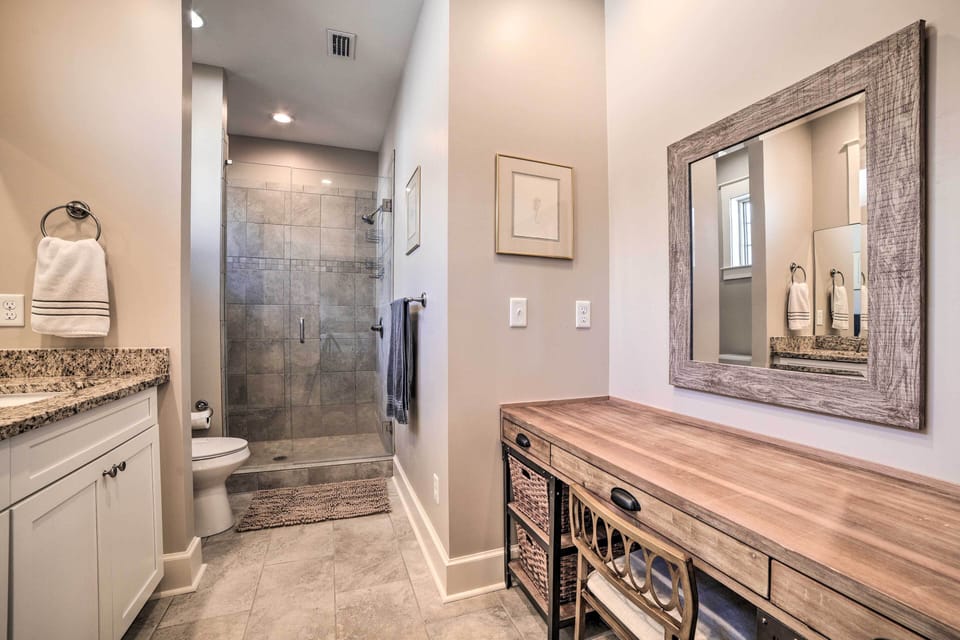 En-Suite Bathroom | Complimentary Toiletries