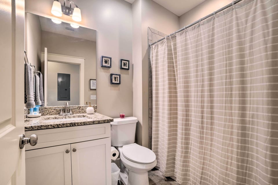 Bathroom | Towels Provided