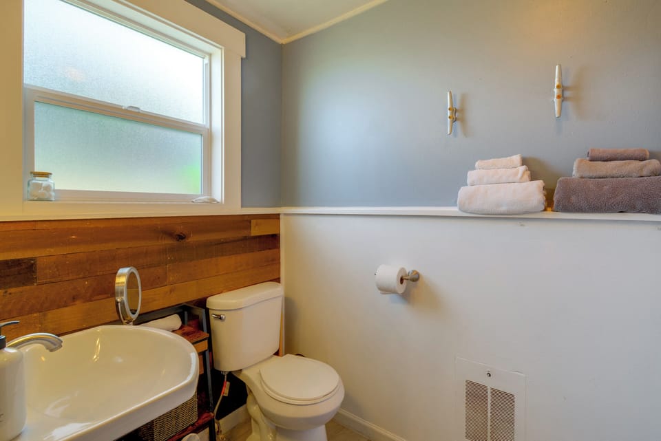 Full Bathroom