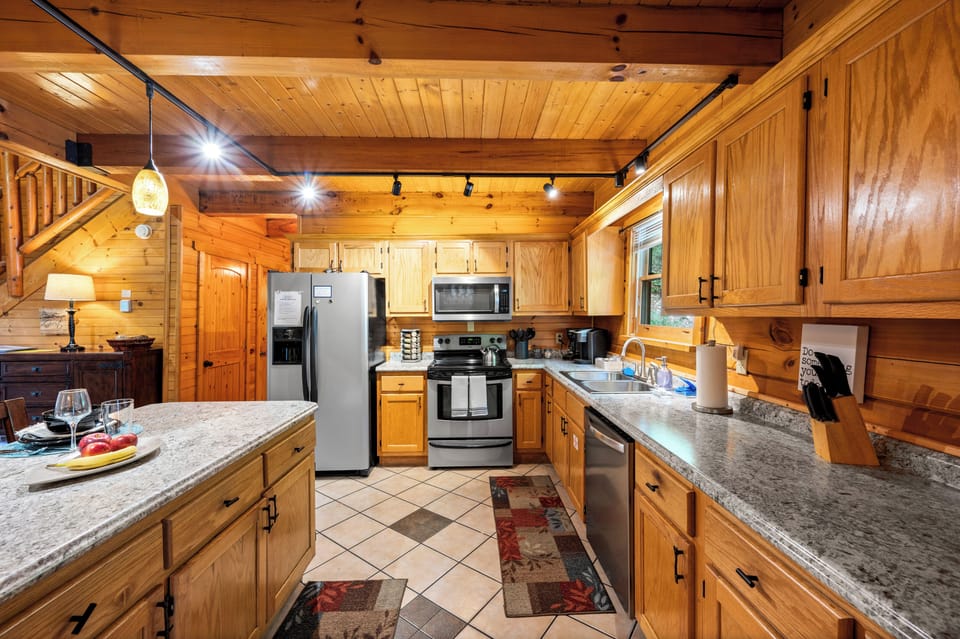 Enjoy cooking in the fully equipped kitchen 