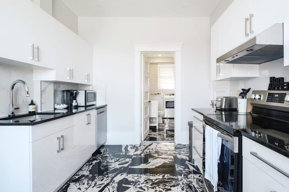 Fully equipped kitchen