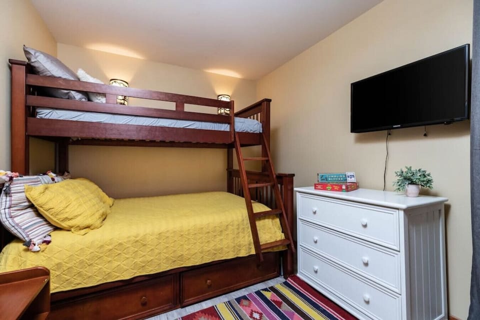 Bunk bed