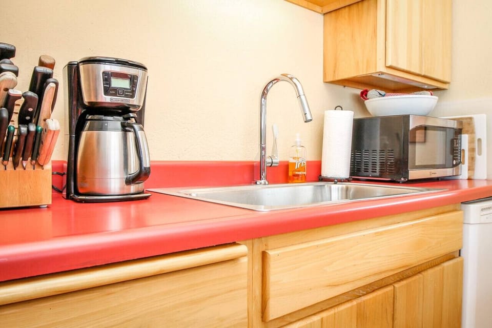 Well appointed kitchen with everything you need to make delicious meals!