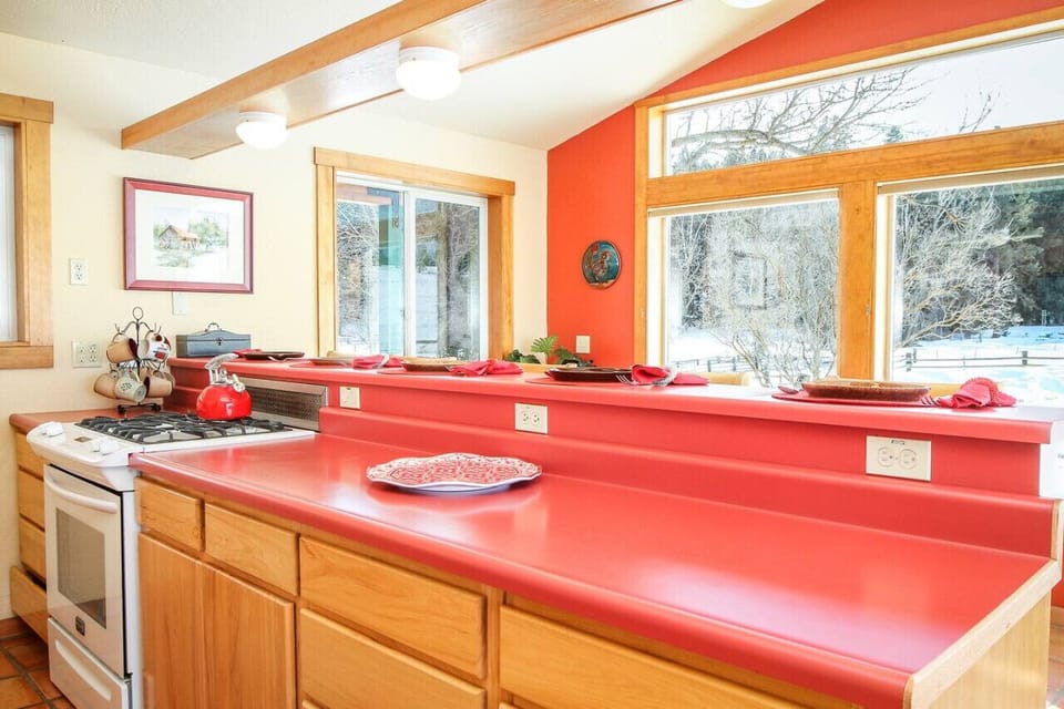 Cooking and cleaning-up won`t feel like work with these views from the kitchen!