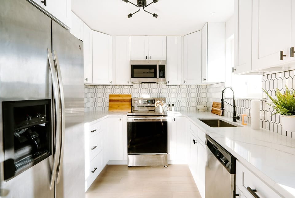 Full Kitchen upstairs