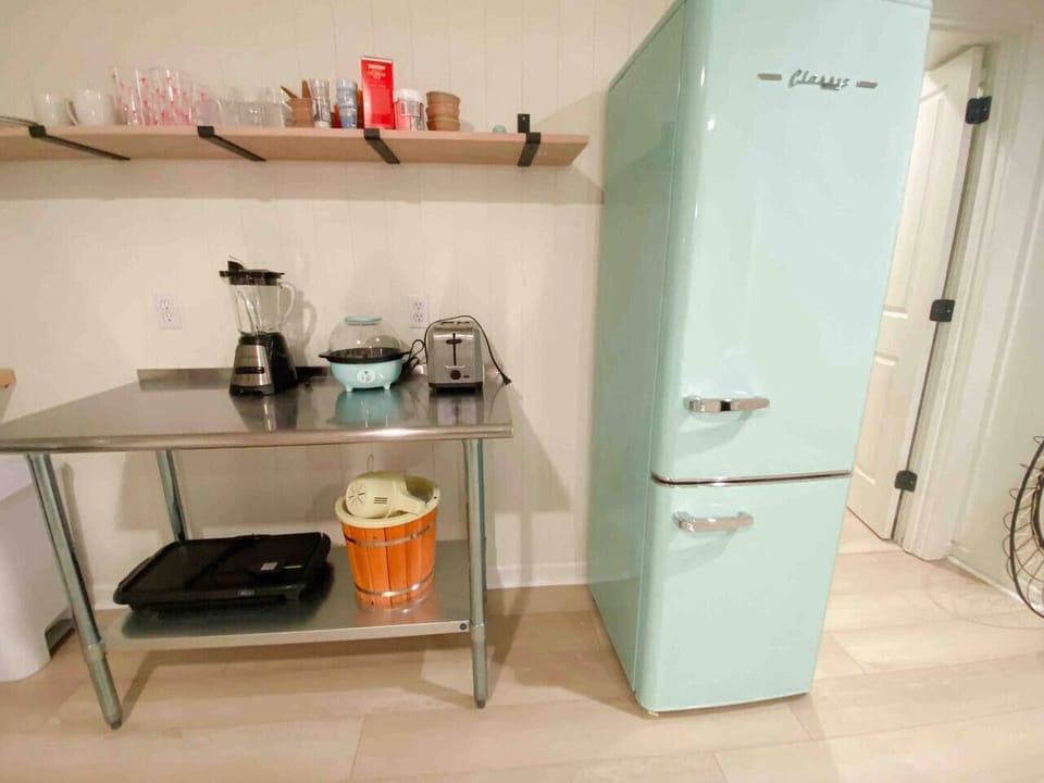 All the fun things - blender, pancake griddle, ice cream maker and pop corn maker 