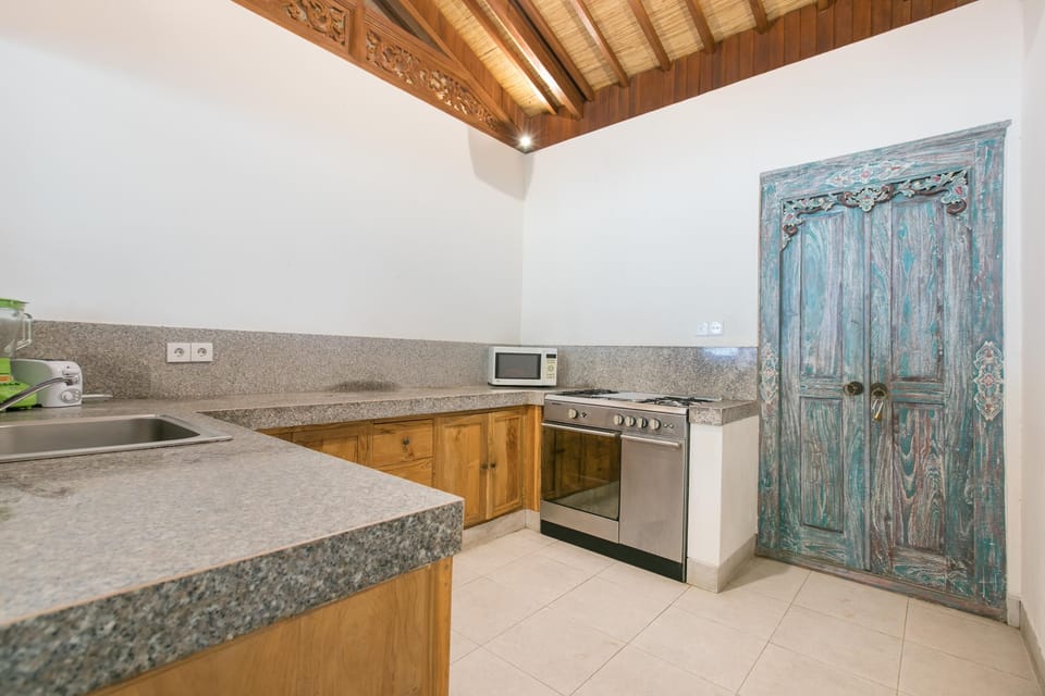 Signature Villa, 3 Bedrooms | Private kitchen | Coffee/tea maker, electric kettle