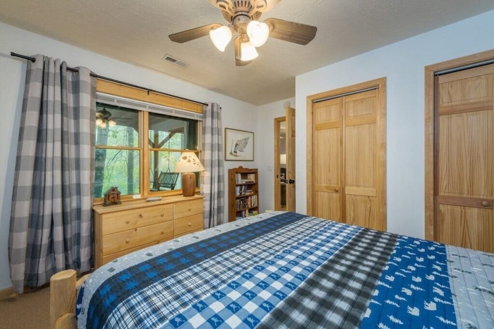 16 Lower bedroom 2