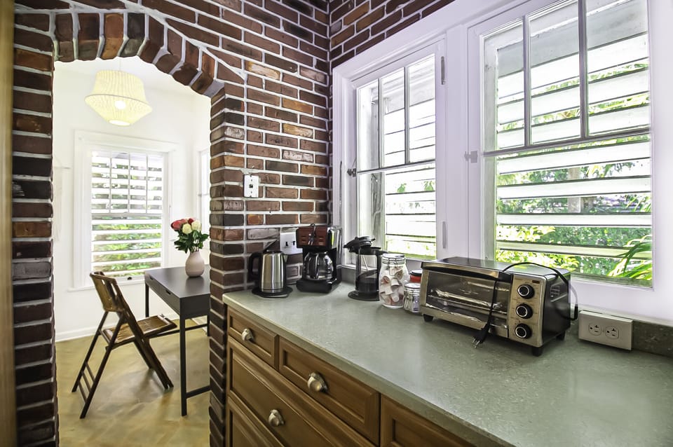 Full kitchen