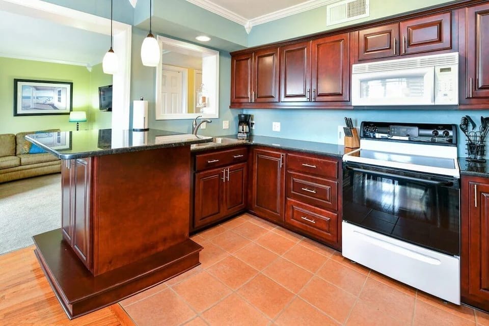 fully stocked kitchen