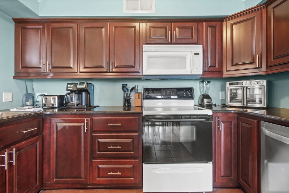 fully stocked kitchen