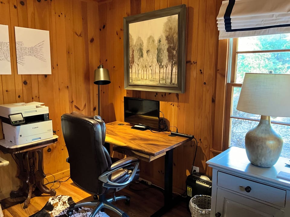 Work space- HDMI connect for second monitor/TV multifunction/print/scan/shred
