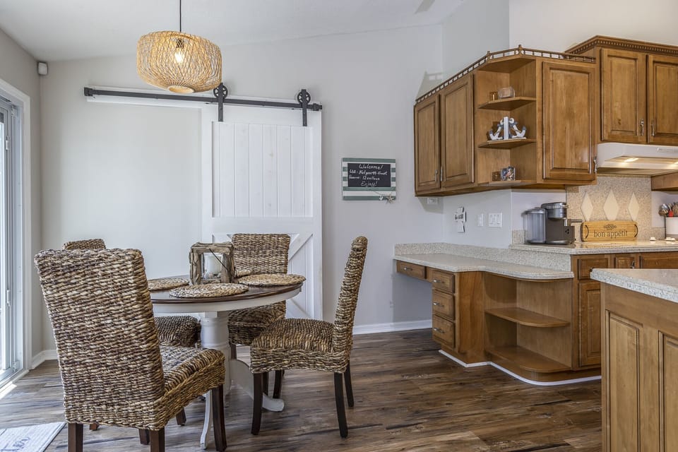 Kitchen Dinette