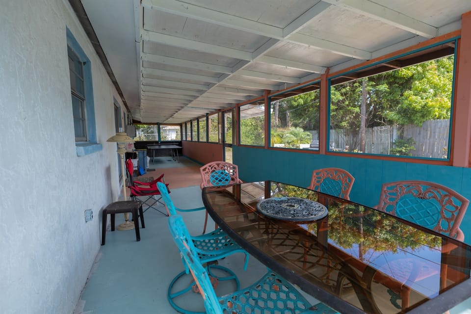 500 Sq/ft Lania