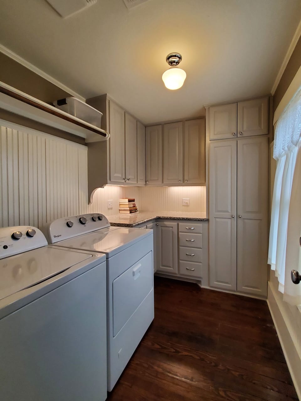 Laundry / storage 