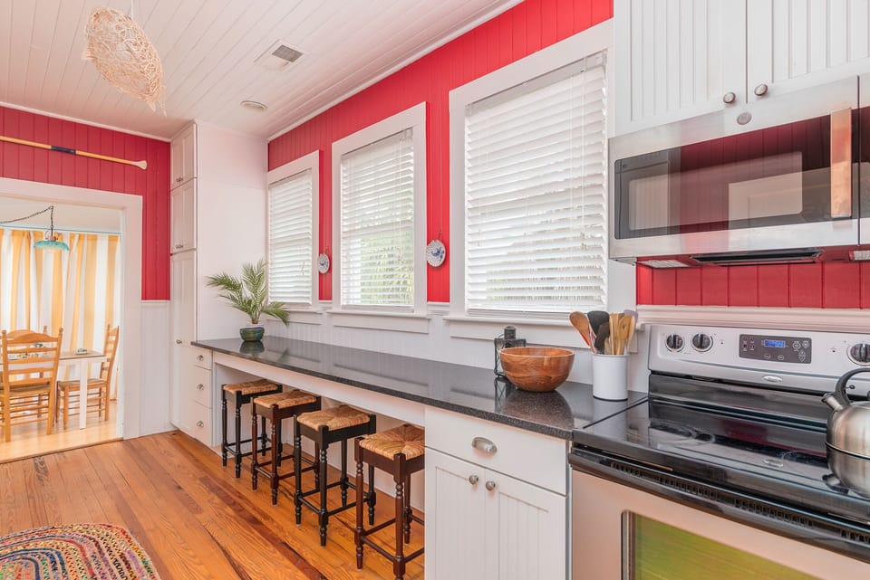 Breakfast Bar - Adorable bar for quick breakfast before the beach or snacktime afterwards!