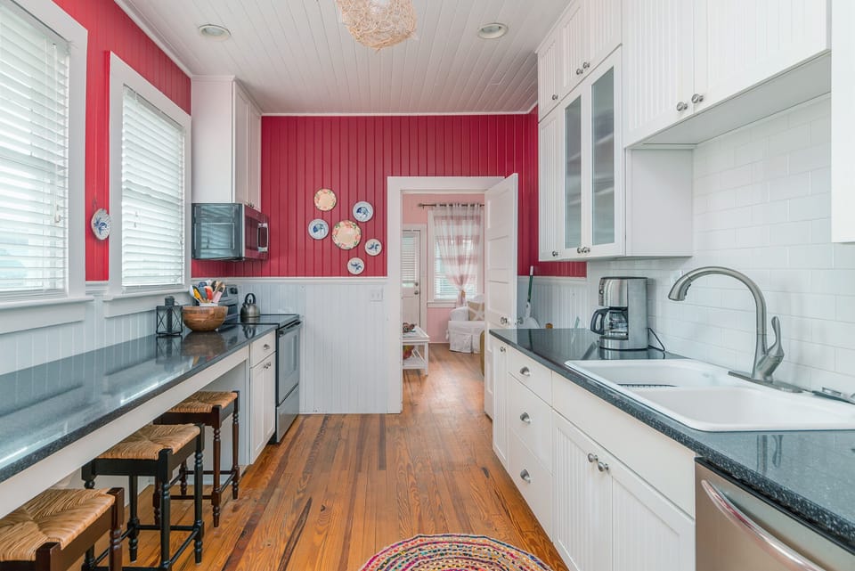 Kitchen - This kitchen is spacious, bright, and right in the middle of all the action!