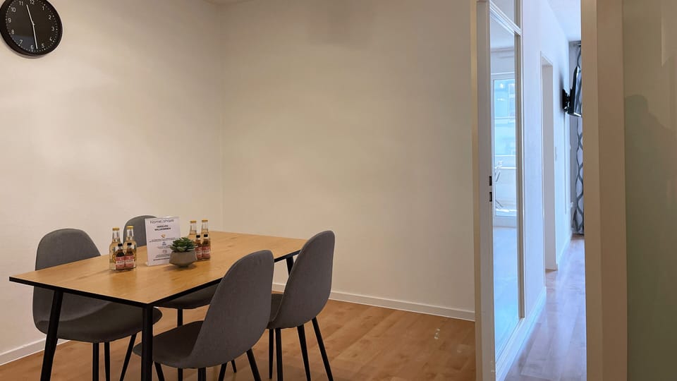 Classic Apartment, 2 Bedrooms | In-room dining