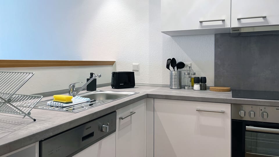 Classic Apartment, 2 Bedrooms | Private kitchen | Fridge, microwave, oven, stovetop