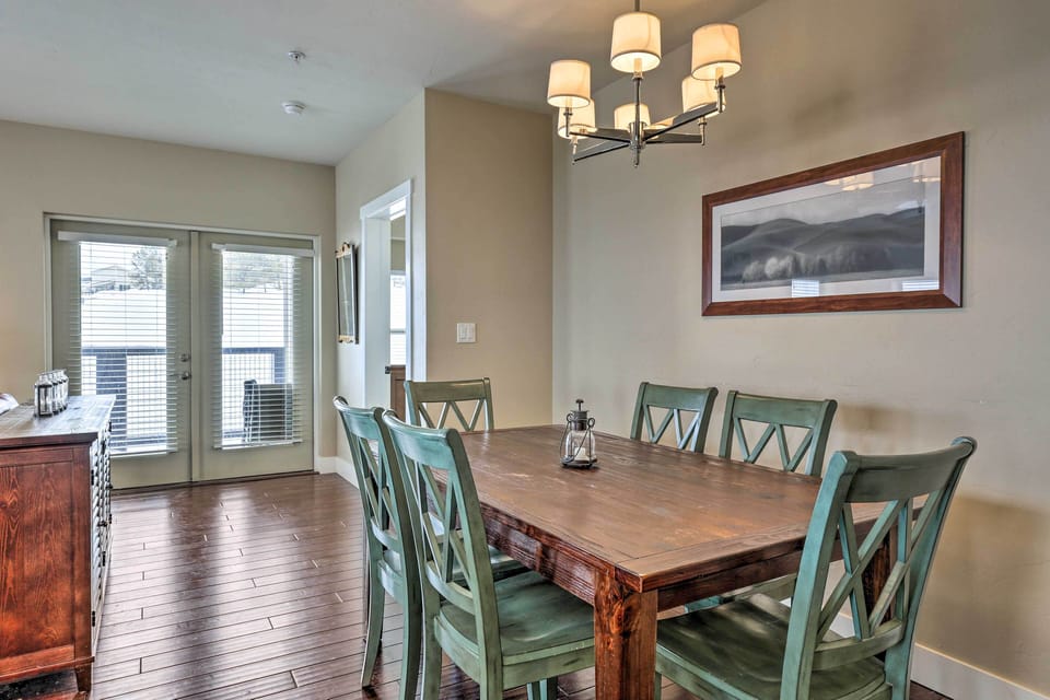 Dining Room - Seating for six