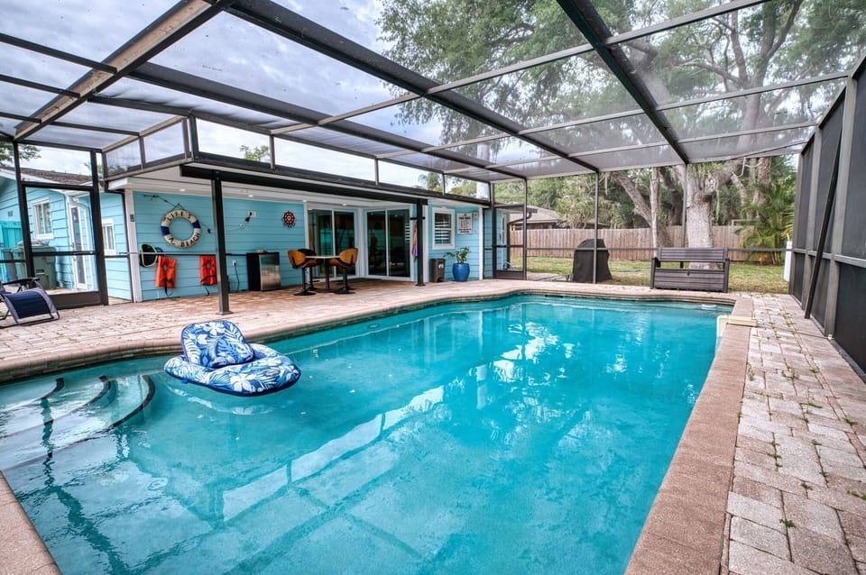 Swim Relax Repeat
Your private pool with heater awaits.