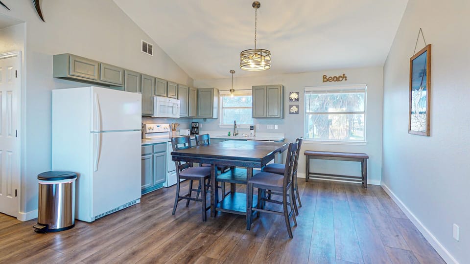 Dining Room/ Kitchen