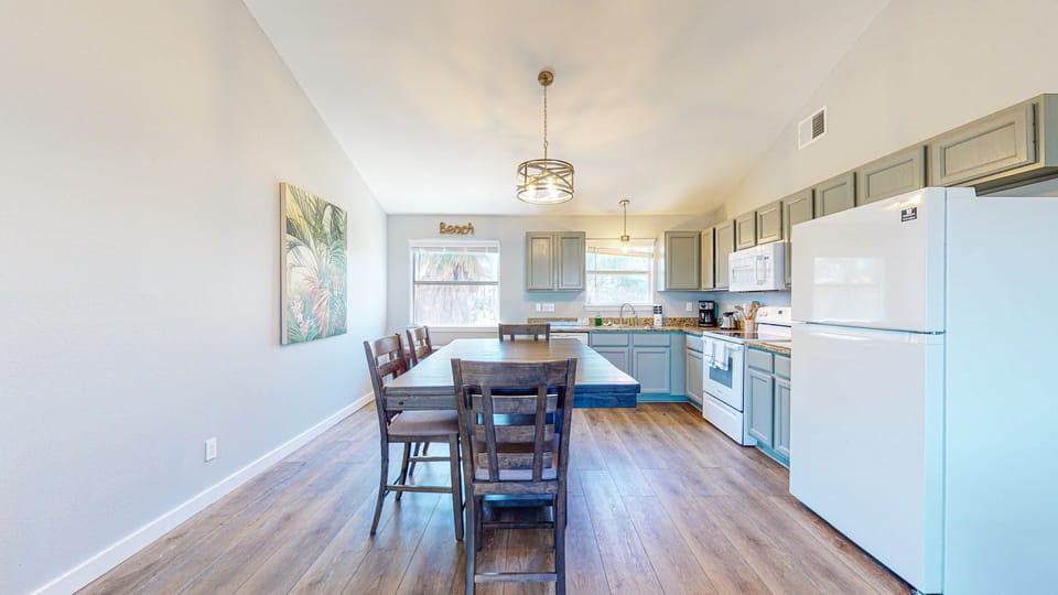 Dining Room/ Kitchen