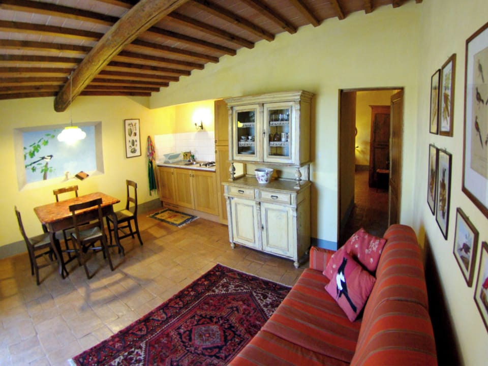 Apartment, 1 Bedroom, Smoking, Patio | Dining room