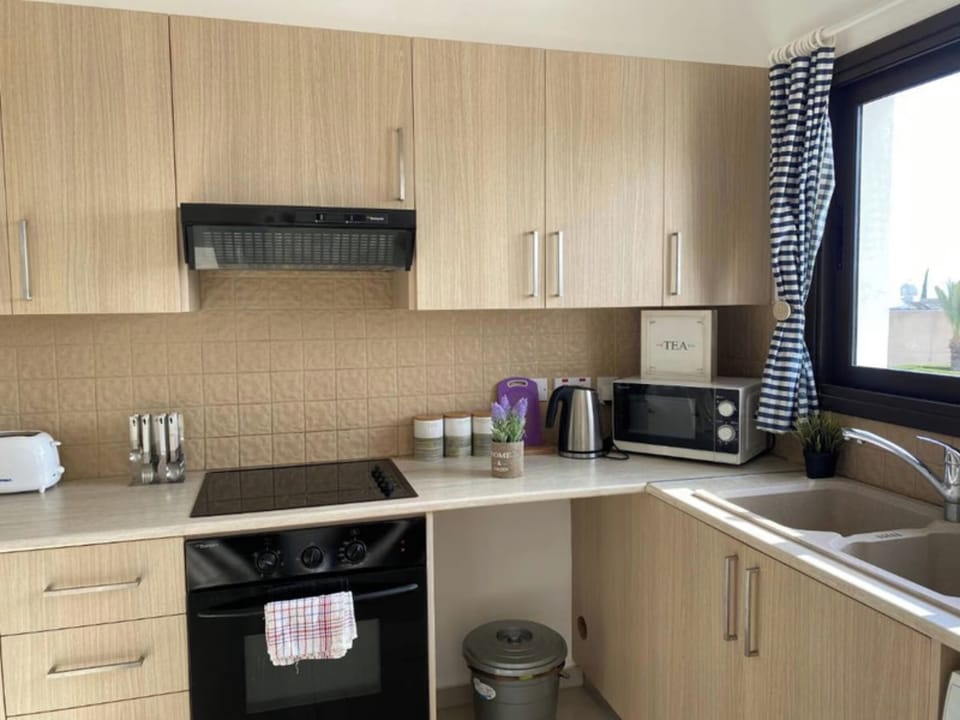 Apartment, 2 Bedrooms, Smoking, Balcony | Interior