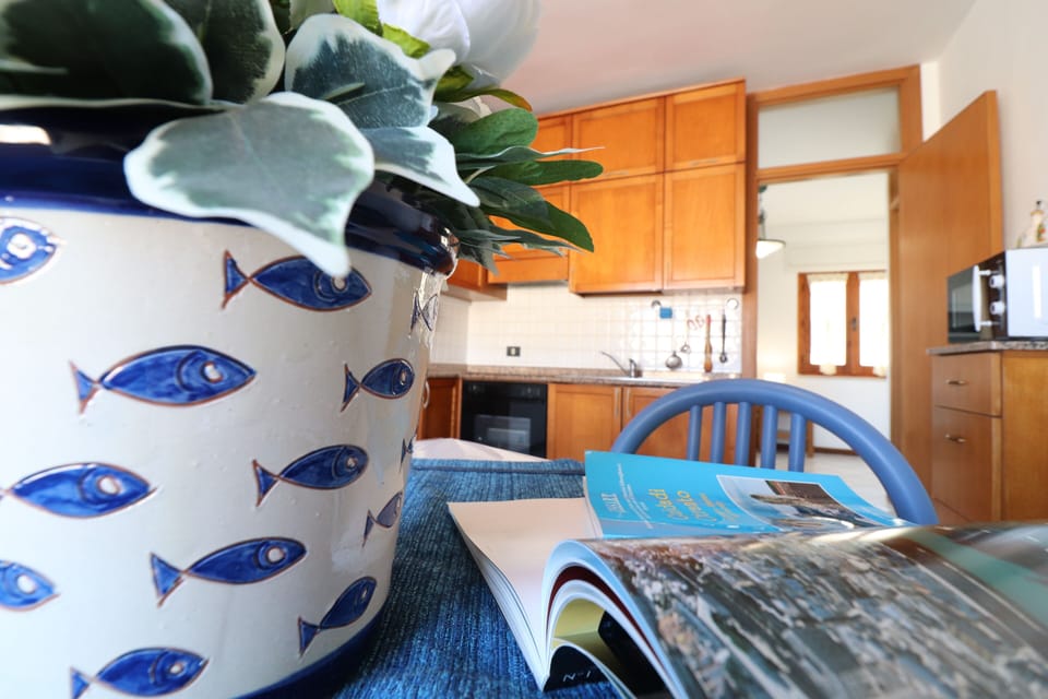 House, 1 Bedroom, Balcony, City View | Private kitchen