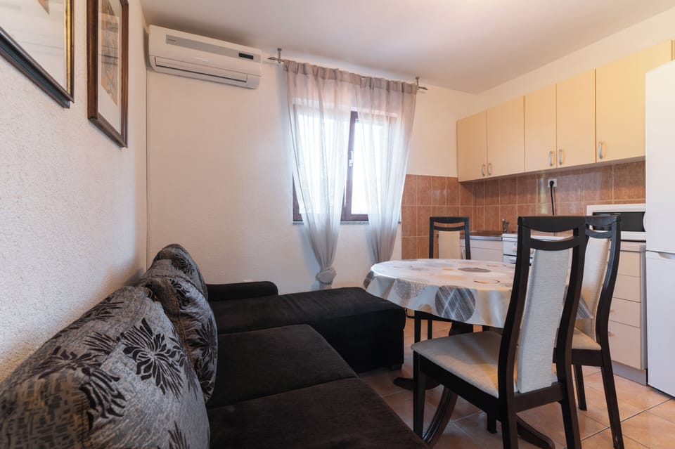 Apartment, 3 Bedrooms, Smoking, Balcony | Living area