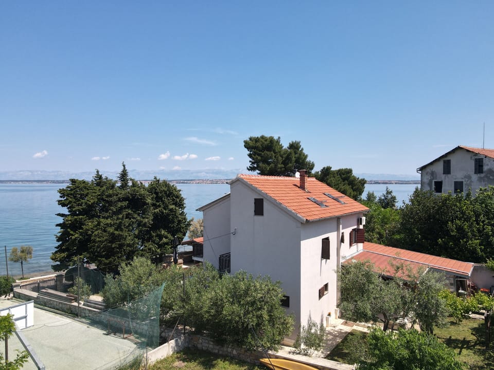 Apartment, 3 Bedrooms, Smoking, Balcony | Front of property