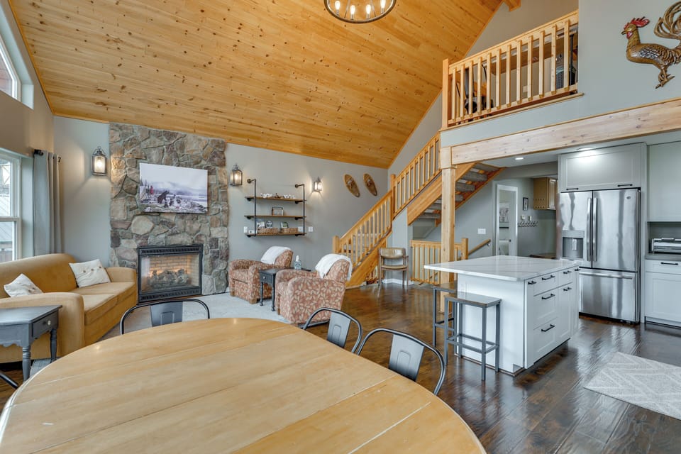 Dining Area | 1st Floor | Dishware/Flatware