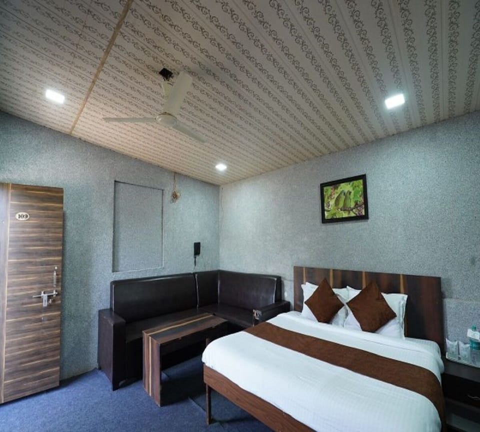 Mountain View Room | Premium bedding, memory foam beds, individually decorated