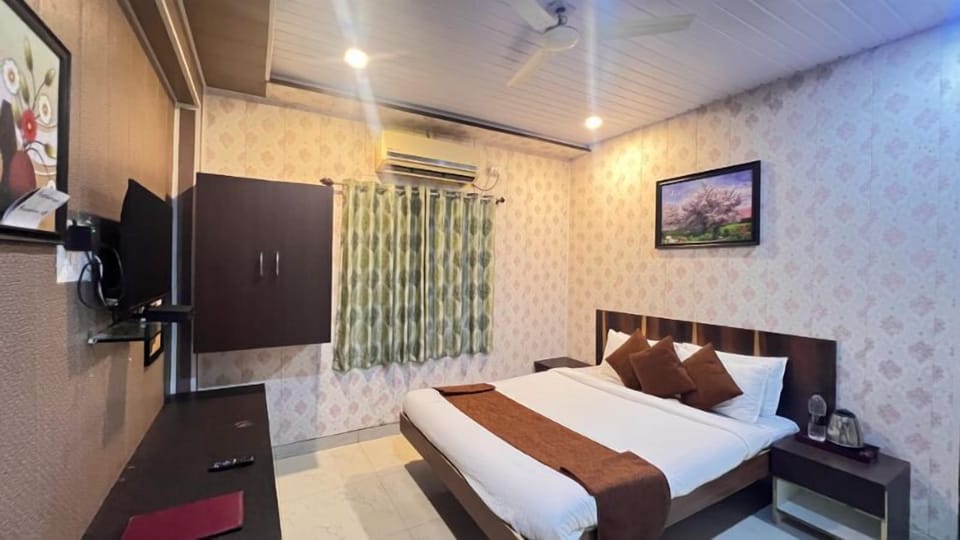 Family Studio Suite | Premium bedding, memory foam beds, individually decorated