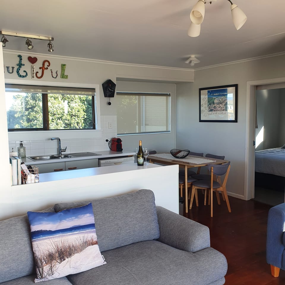 Open plan Kitchen, Dining & Living Room