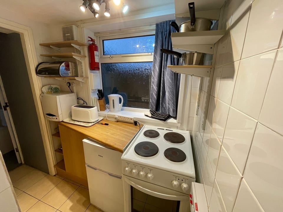 Flat 11 Ground Floor Holiday Flat Skegness - Kitchen