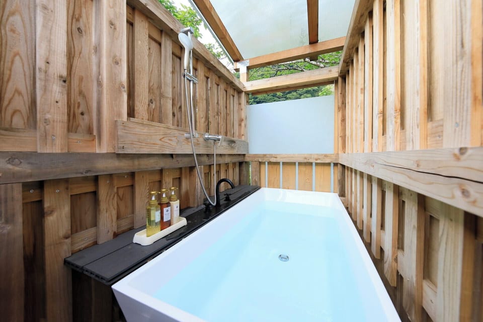 Dome Tent Riverside, Non Smoking | Bathroom | Separate tub and shower, free toiletries, hair dryer, towels