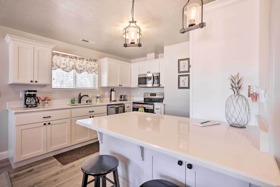 Kitchen | Drip Coffee Maker | Complimentary Spices