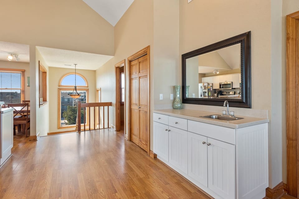 DU407: The Gathering Place | Top Level Dining Area w/ Wet Bar