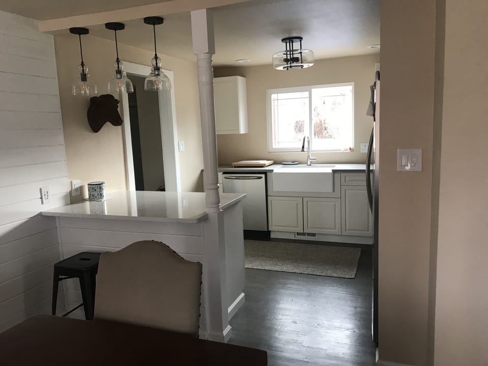 Kitchen and bar nook