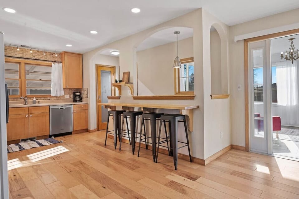 Perfect place to gather with fully stocked kitchen. let`s eat!