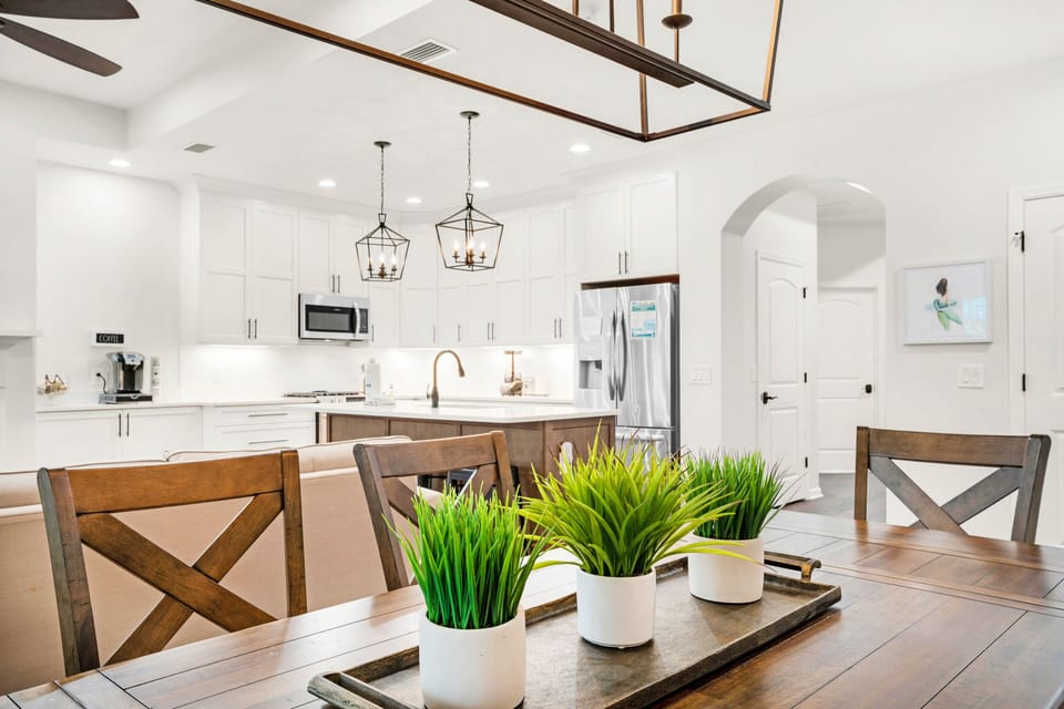 Dining to kitchen view