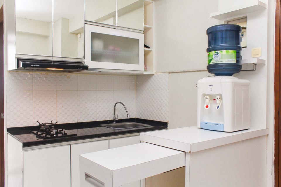Room | Private kitchen | Fridge, stovetop, cookware/dishes/utensils